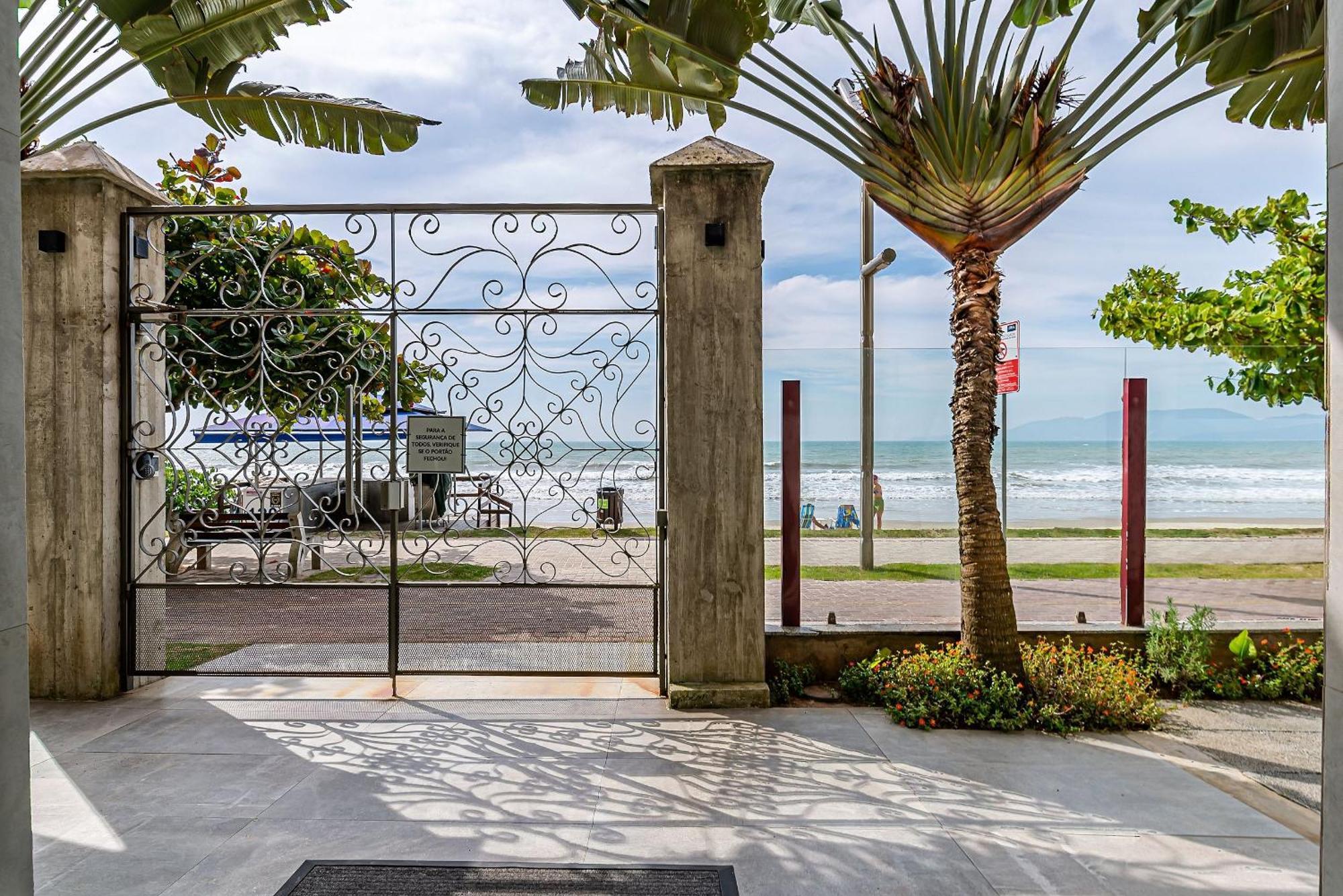 Apto Pe Na Areia Vista Mar Em Meia Praia Evb308 Itapema Εξωτερικό φωτογραφία